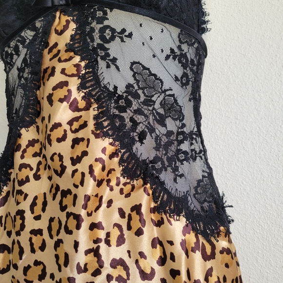 Victoria's Secret Very Sexy Leopard and Lace Babydoll Size Small - Picture 3 of 9